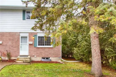 5852 FRONTENAC Street 5, Niagara Falls, ON L2G 3A9