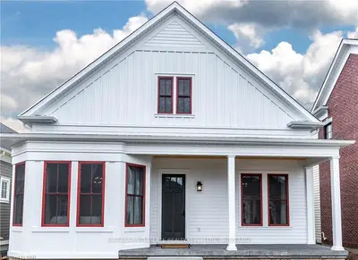 5 Moseby Street, Niagara-on-the-lake, On L0s 1j0