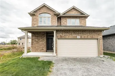 15 QUEBEC Street, Welland, ON L3B 1A6