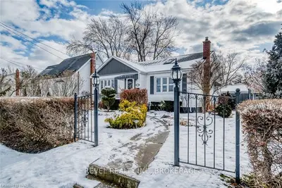 5860 VINE Street, Niagara Falls, ON L2J 1K9