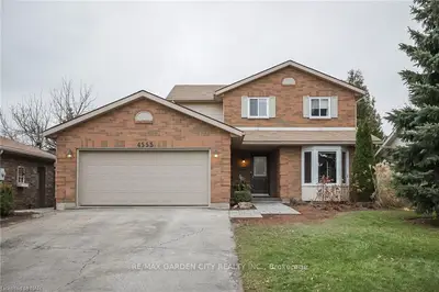 4555 VINTAGE Court, Lincoln, ON L0R 1B5
