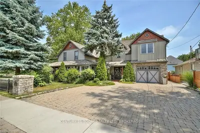 26 Christie Street, St. Catharines, On L2n 5h1