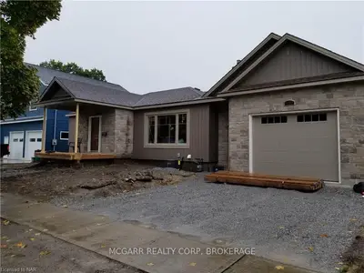 11 East Lynn Street, St. Catharines, On L2n 3l7