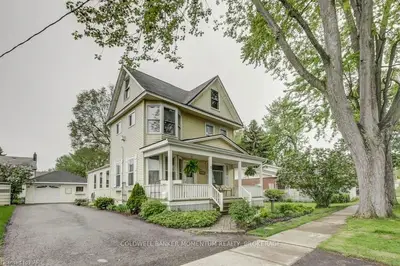 32 Murray Street, Fort Erie, On L2a 2a4