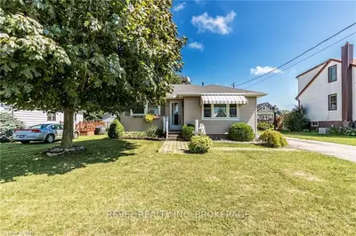 76 Oakwood Street, Port Colborne, On L3k 5g2
