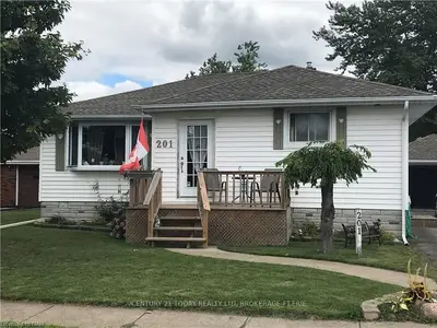 201 Clarke Street, Port Colborne, On L3k 2g6