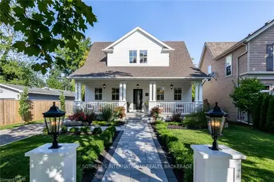 227 Regent Street, Niagara-on-the-lake, On L0s 1j0