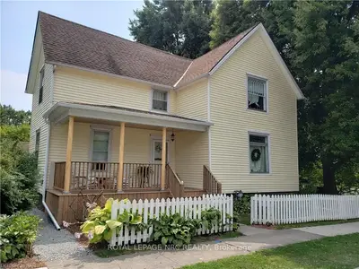 66 Adelaide Street, Port Colborne, On L3k 2w2