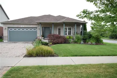 7 LORETTA Drive, Niagara-on-the-Lake, ON L0S 1J0