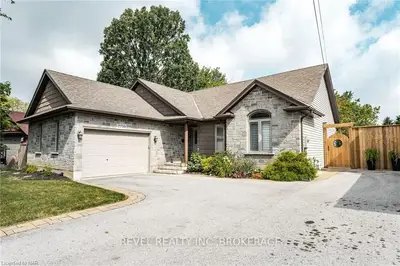 7733 RYSDALE Street, Niagara Falls, ON L2H 1G3