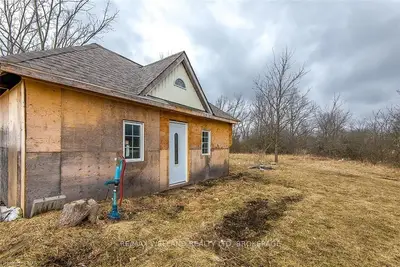 10 Dixie Avenue, Port Colborne, On L3k 4c2