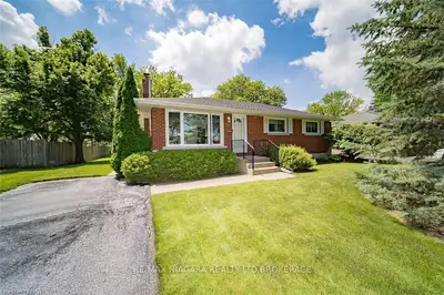 8821 Roosevelt Street, Niagara Falls, On L2g 7a5