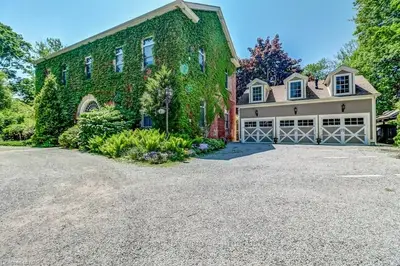 40 PLATOFF Street, Niagara-on-the-Lake, ON L0S 1J0