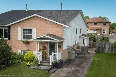 24 Briarsdale Crescent, Welland, On L3c 6r8