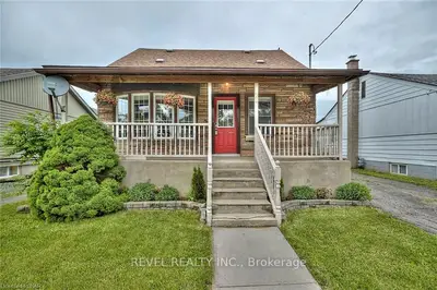 26 Plymouth Avenue, St. Catharines, ON L2R 2Y1