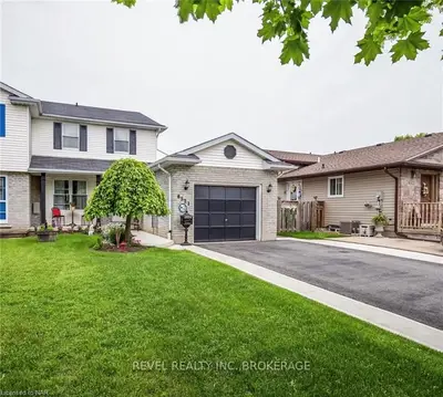 6521 Laguna Court, Niagara Falls, ON L2H 2W4