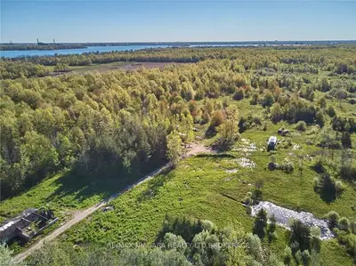 2380 Pettit Road, Fort Erie, On L2a 5m4
