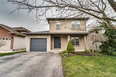284 Foxtail Avenue, Welland, On L3c 7j8