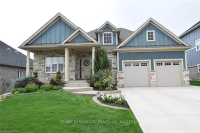 18 CREEKSIDE Drive, Niagara-on-the-Lake, ON L0S 1P0