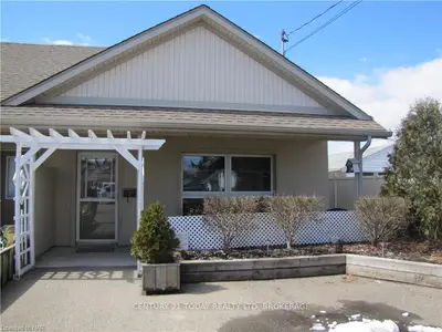 23 KNOLL Street, Port Colborne, ON L3K 5A4