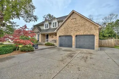 50 Adelaide Street, Fort Erie, On L2a 5k5