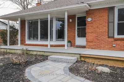 11 UPPER CANADA Drive, Niagara-on-the-Lake, ON L0S 1J0