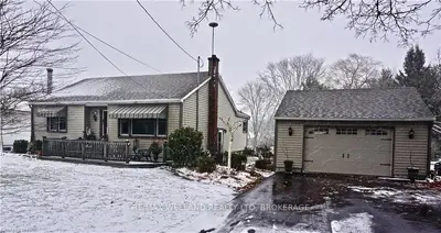30 CRERAR Avenue, Welland, ON L3C 2Z3