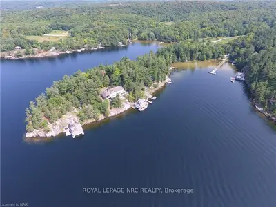 1362 R0SSEAU LAKE RD 2, Muskoka Lakes, ON P0B 1J0
