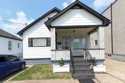 22 COZY Street, Welland, ON L3B 4G8
