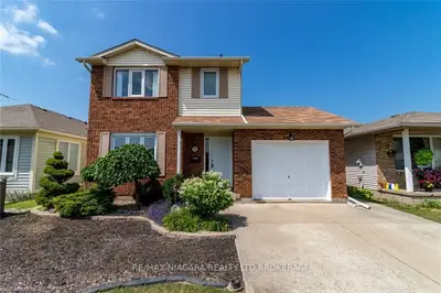 32 EASTWOOD Drive, Welland, ON L3C 6W4