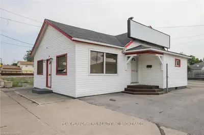 39 SOUTHWORTH Street N, Welland, ON L3B 1X8
