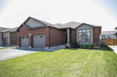 45 CALISTA DRIVE Drive, Welland, ON L3C 7H8