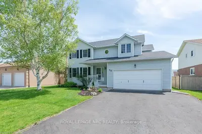 39 COLLEGE PARK Drive, Welland, ON L3C 6Z7