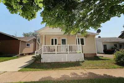 393 CALAIS Street, Welland, ON L3B 4W2