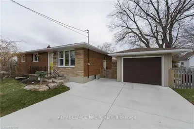 44 Edgewood Avenue, Welland, On L3c 1n5