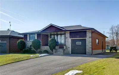 35 EASTDALE Crescent, Welland, ON L3B 1E6