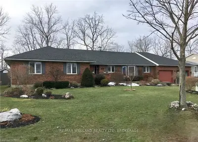 24 Wood Lane, Port Colborne, ON L3K 6B9