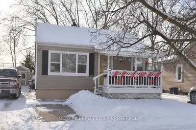 31 Plymouth Avenue, St. Catharines, ON L2R 2X8