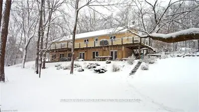 552 LAKESHORE Road E, Port Colborne, ON L3K 5V3