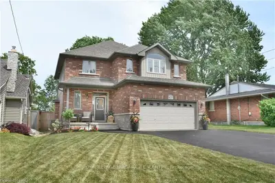 4137 MOUNTAIN Street, Lincoln, ON L0R 1B7