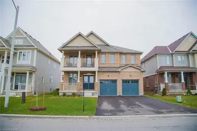 8899 DOGWOOD Crescent, Niagara Falls, ON L2H 0L1