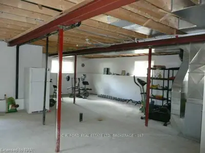 6284 Pine Grove Avenue, Niagara Falls, On L2g 4j3