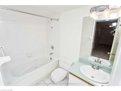 8111 Forest Glen Drive 204, Niagara Falls, On L2h 3y7