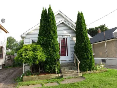 8 Atwood Street, St. Catharines, On L2r 1h1