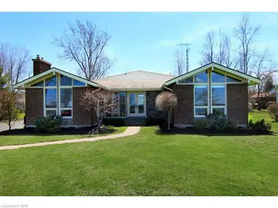 2179 NIAGARA RIVER Parkway, Fort Erie, ON L2A 5M4