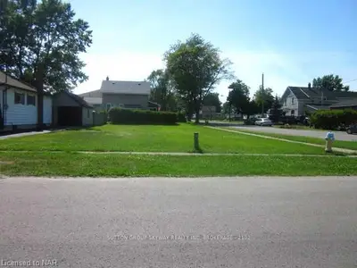 OAK Street, Port Colborne, ON L3K 4S5