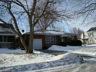 379 BOWEN Road, Fort Erie, ON L2A 2Z2