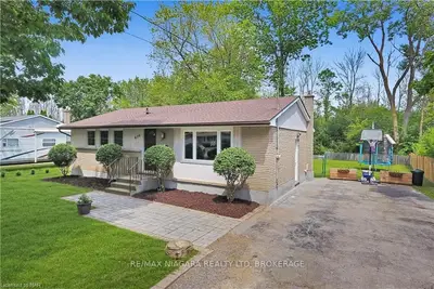 830 Parkdale Avenue, Fort Erie, On L2a 5b6