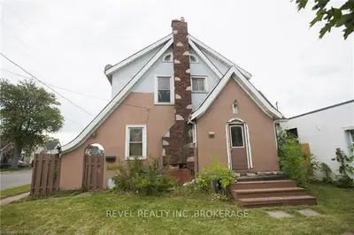 489 East Main Street, Welland, On L3b 3x8