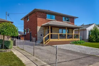 102 Golden Boulevard E, Welland, On L3b 1h7